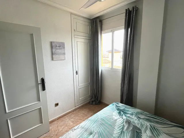 Villa independiente totalmente renovada con apartamento independiente y piscina en La Zenia!!! — 37