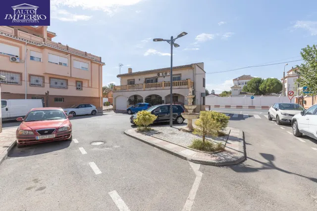 Casa en Armilla con terraza, patio y amplia cochera — 39