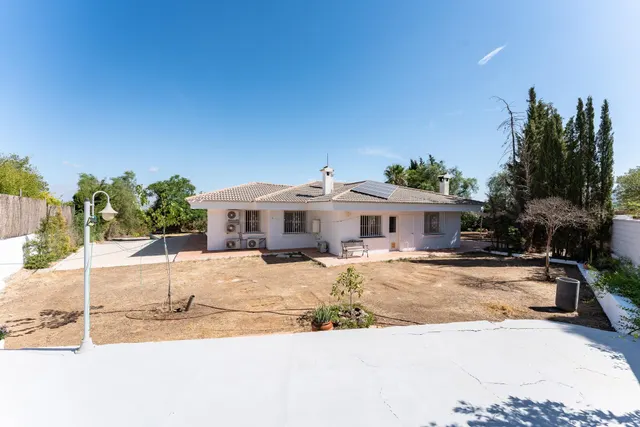 CHALET INDEPENDIENTE DE UNA SOLA PLANTA CON PISCINA — 15