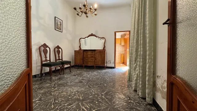 Casa de pueblo con gran potencial en el centro de Pego — 13