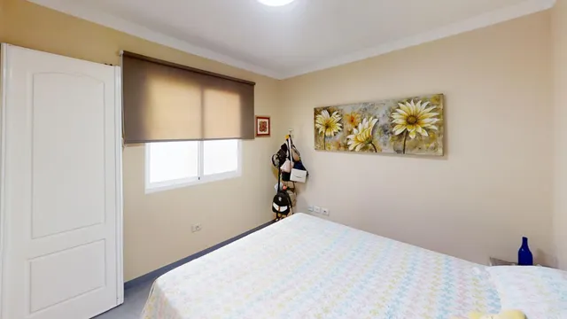 Amplio piso de 3 dormitorios y dos baños en Arguineguín listo para entrar a vivir — 37