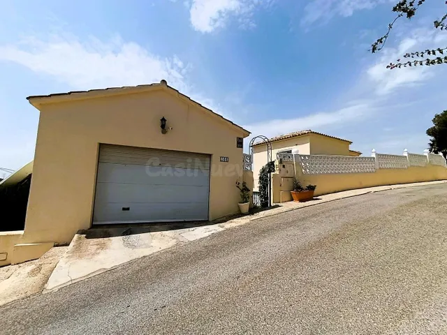 ¡Gran Oportunidad! Villa de Ensueño a Solo 635.000 € en Orihuela Costa — 11