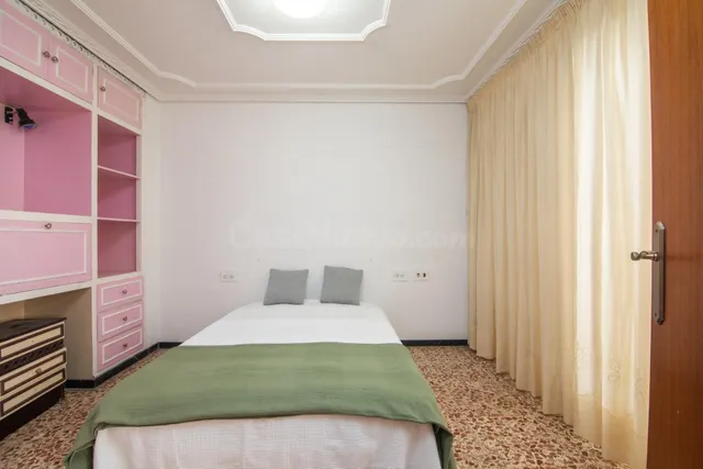¿Buscas una gran vivienda a escasos metros del centro? — 28