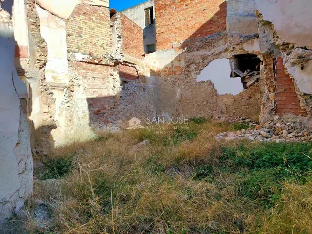 SE VENDE SOLAR URBANO EN PLENO CENTRO DE ASPE — 3