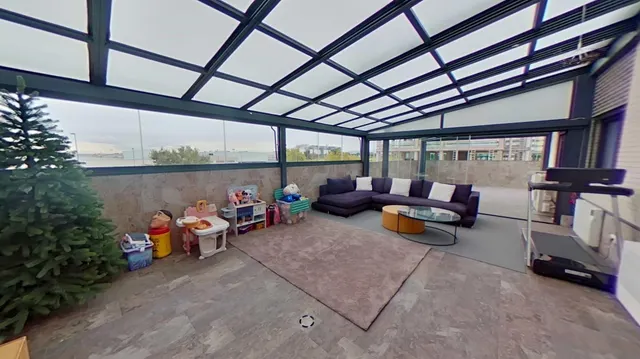 ¡SE ALQUILA!! Impresionante vivienda de tres habitaciones con terraza de 50m2 en la zona de La Garena. — 22
