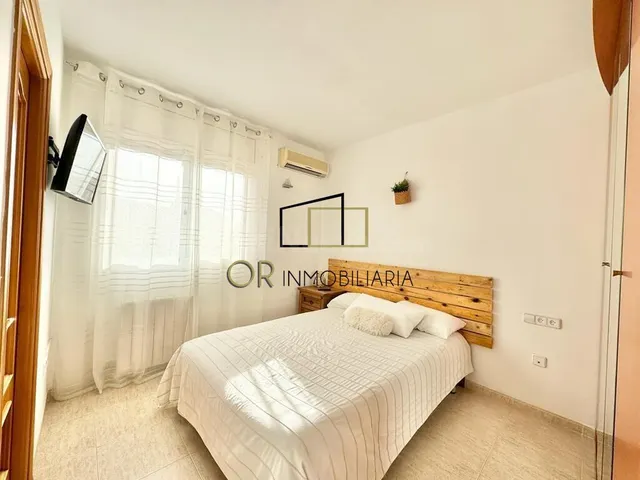 Casa adosada de 3 habitaciones, jardín, piscina y garaje en  - foto 4