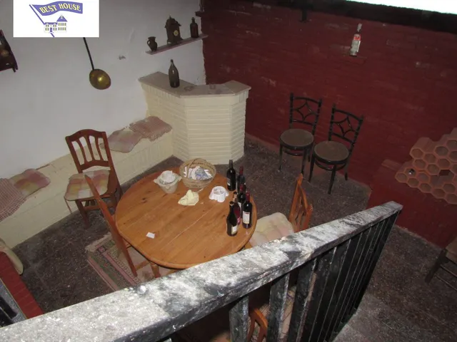 CHALET CON 2000 M2 DE PARCELA — 42