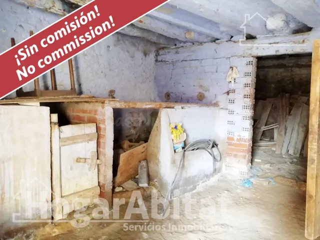 AMPLIA CASA DE PUEBLO PARA REFORMAR CON SOLAR - foto 4