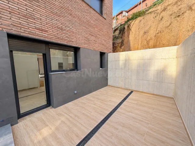 CASA A ESTRENAR DE 4 habitaciones Y ZONA PARQUING — 5