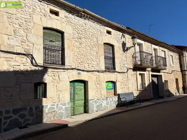 CASA CON JARDIN EN CAMPILLO DE ARANDA - foto 2