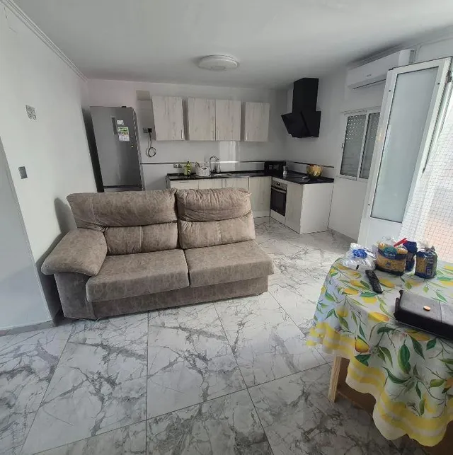 SE VENDE CASA TOTALMENTE REFORMADA EN EL GRUPO SAN ANTONIO — 18