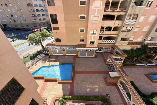 MAGNIFICA VIVIENDA CON PISCINA COMUNITARIA Y GARAJE INCLUIDO EN EL PRECIO — 18