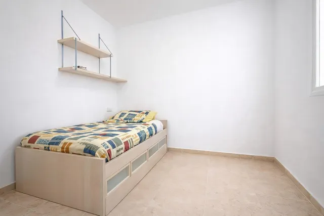 PISO EN PRIMERA LÍNEA DE PLAYA  GRAN TERRAZA  DE  23 m2 !! — 35