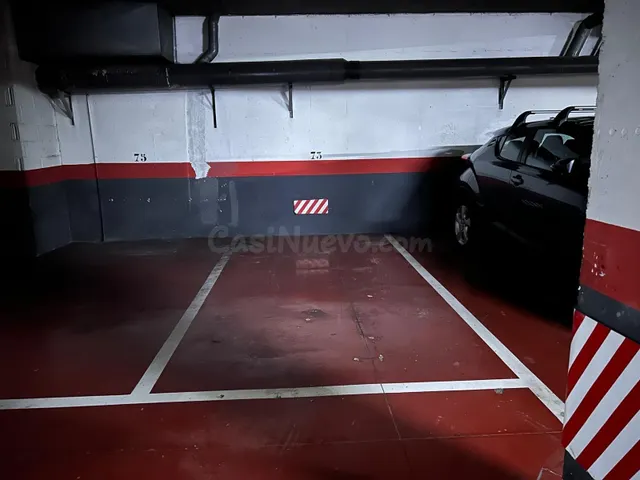 Plazas de parking en venta en la Plaza Montserrat Roig esqui
