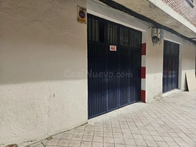 FABULOSO LOCAL JUNTO AVDA DE VILLAMAYOR, ACTUALMENTE GARAJES - foto 5