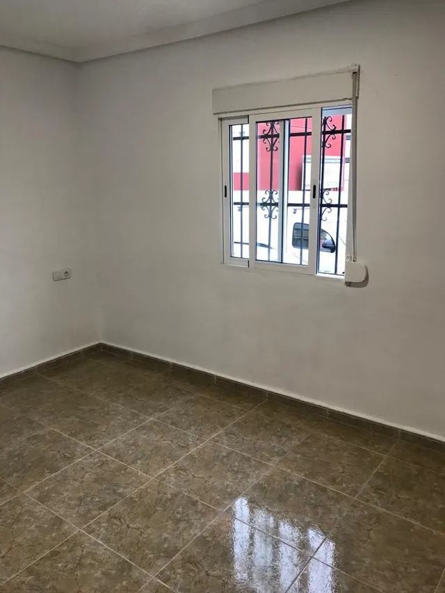 BAJO VIVIENDA DE 3 habitaciones, EXCELENTE INVERSION CON SENTIDO. — 9