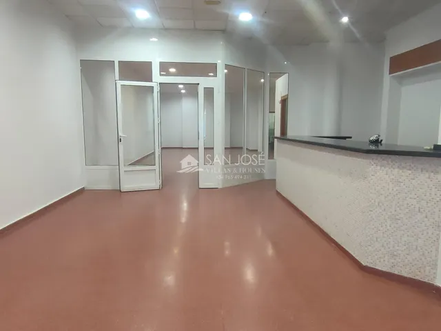 SE VENDE O SE ALQUILA LOCAL COMERCIAL VACIO EN EL CENTRO DE ASPE — 11