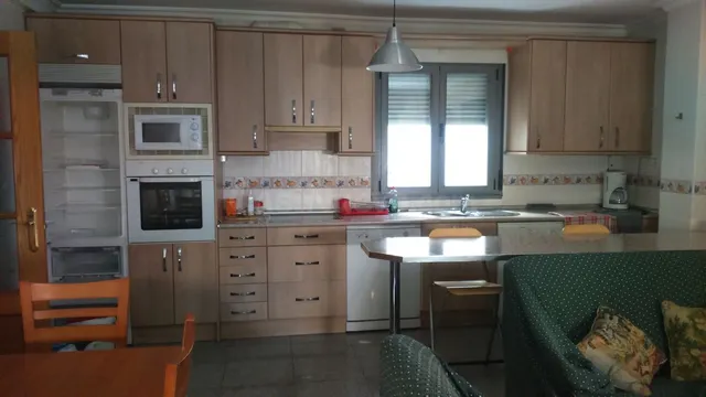 Gran piso con garaje - foto 3