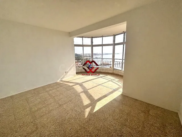 Piso en Primera Línea de Playa con Vistas Panorámicas al Mar - foto 5