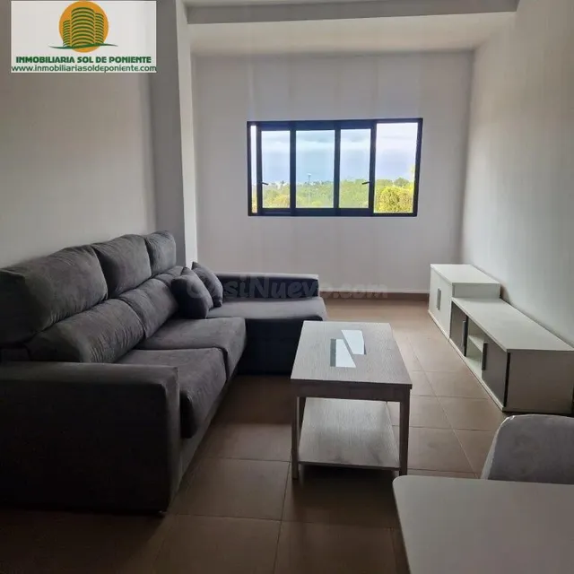 Comodidad y patio privado en pleno centro de La Nucía! A 6 k