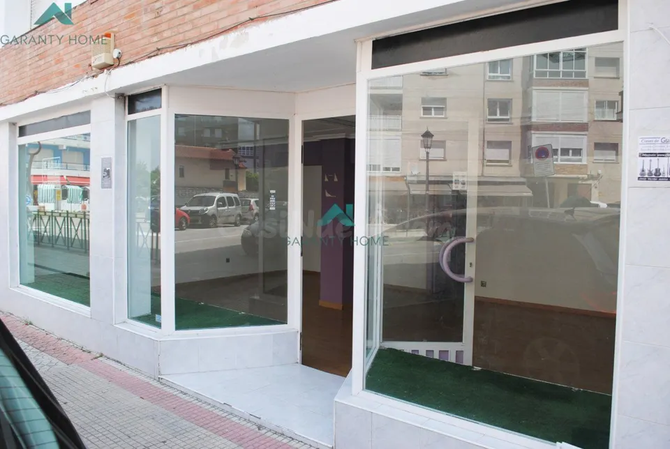 Se alquila local comercial en Colindres