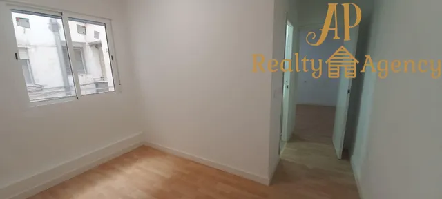 Piso exterior con balcón, trastero y posibilidad de 3 dormitorios en Elda — 11