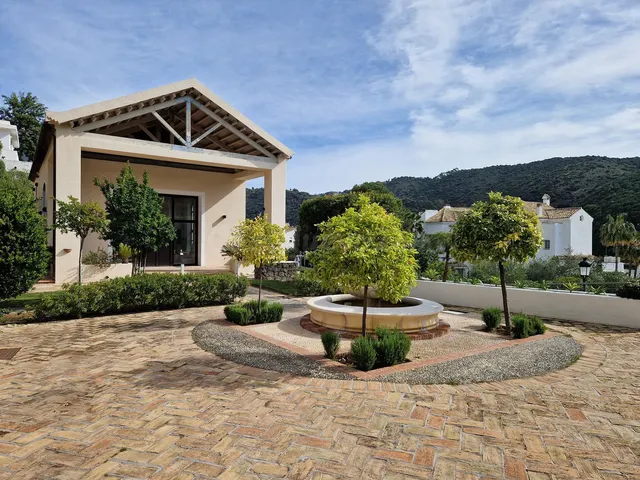 Local comercial 540m² en venta - Costa del Sol - foto 2