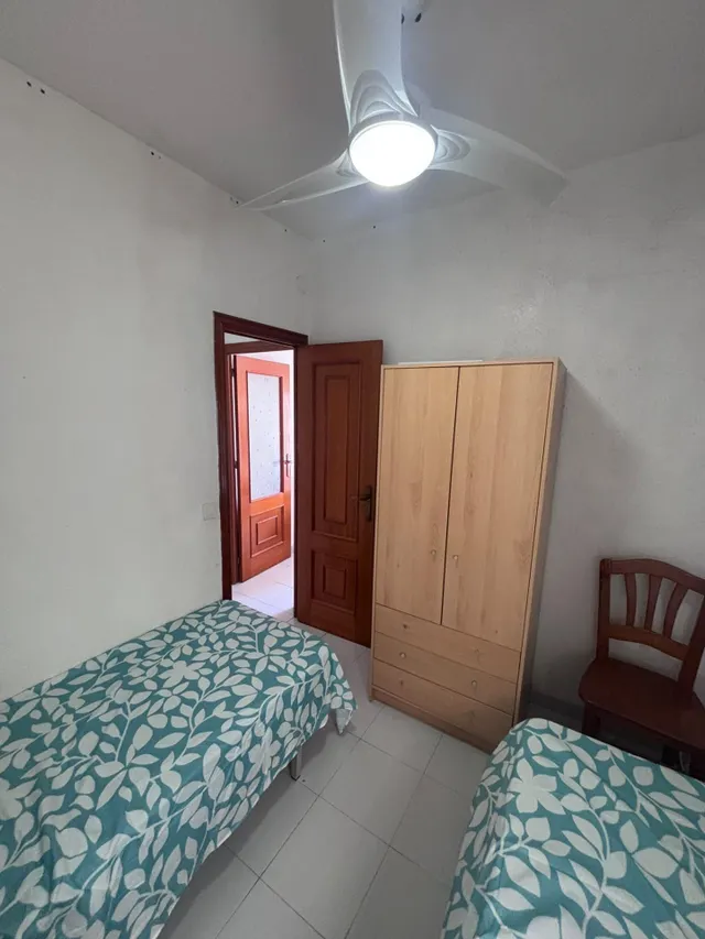 Apartamento de 3 dormitorios a menos de 100m de la playa del cura — 8
