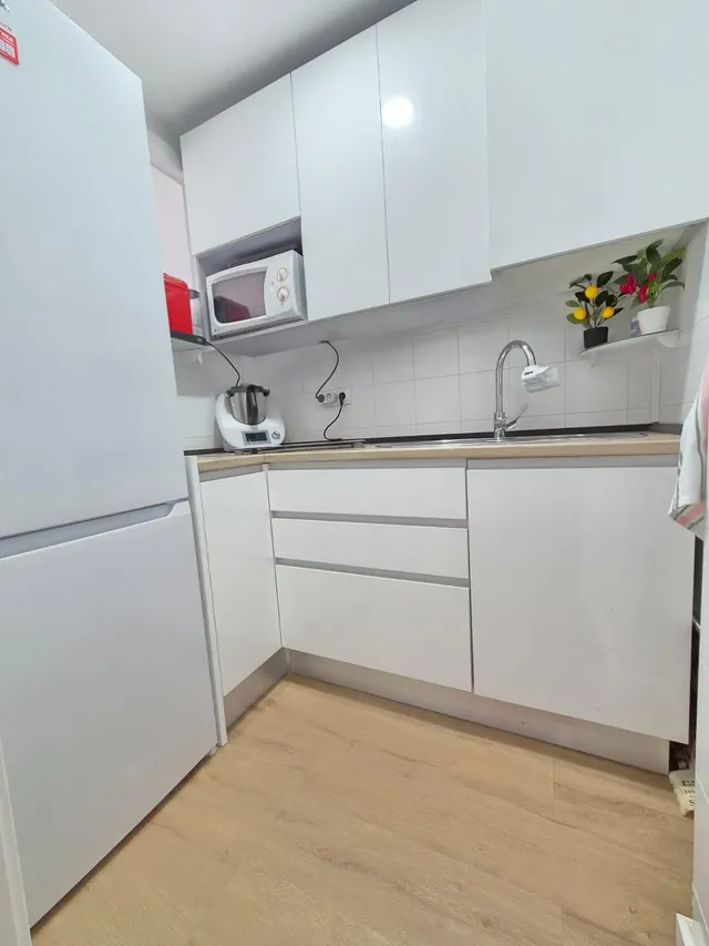 Estudio Reformado en Primera Línea de Playa Levante Benidorm! — 6