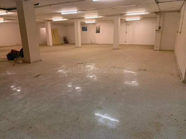 Local en venta en Calle Manuel de Falla – Amplio espacio de  - foto 4