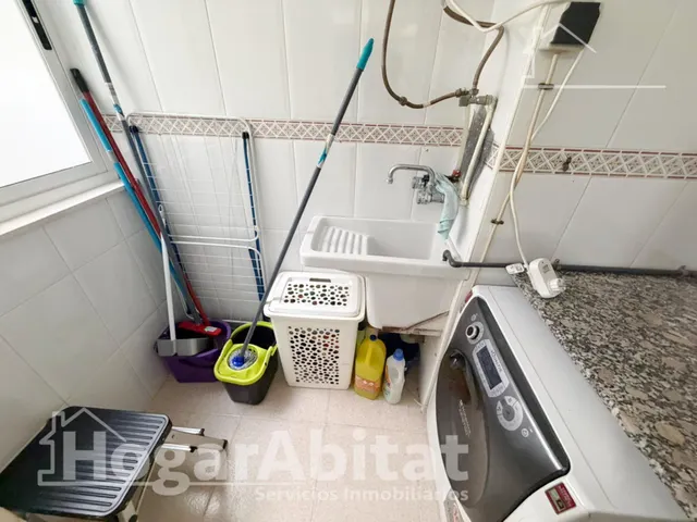 MUY AMPLIO CON GARAJE Y TRASTERO CERCA DEL METRO — 33