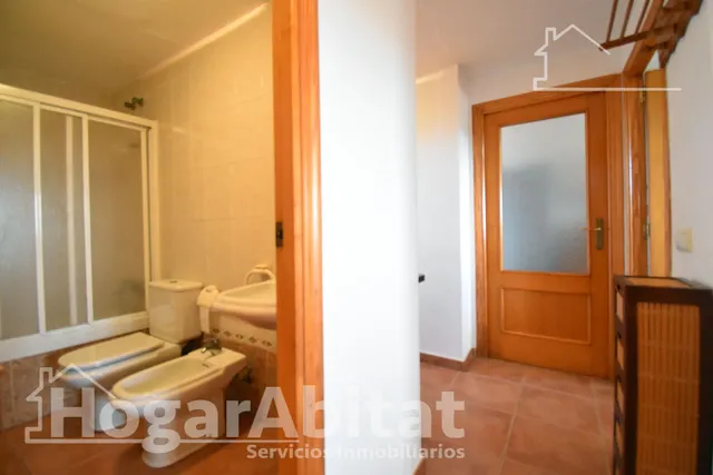 ¡SEGUNDA LÍNEA DE PLAYA! AMPLIO Y EXTERIOR CON GARAJE, ASCENSOR Y GRAN TERRAZA — 42