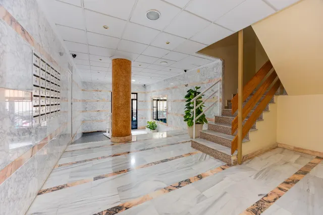 Encantador Apartamento de 2 dormitorios y 1 baño con piscina comunitaria — 24