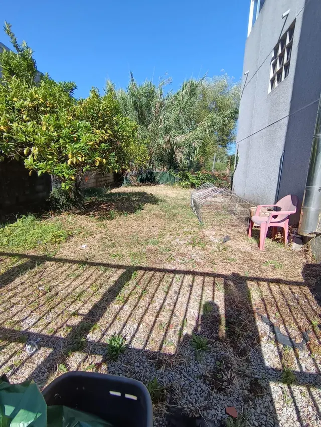 CASA PAREADA EN CAMBADOS con LOCAL COMERCIAL — 28