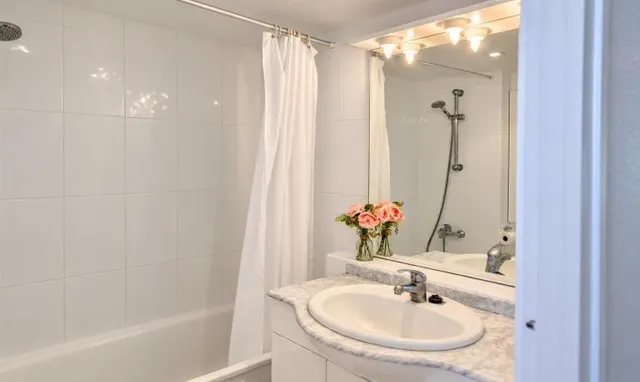 Bonito apartamento en Roses con piscinas comunitarias y vistas abiertas — 24