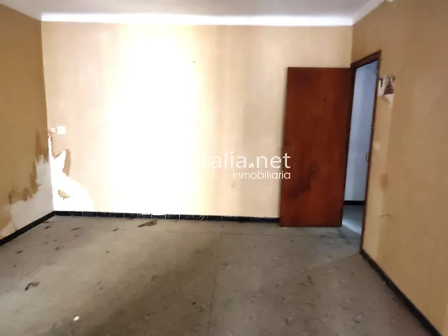 CASA CON GARAJE A LA VENTA EN BANYERES DE MARIOLA. — 6