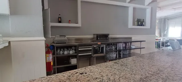 BAR CAFETERÍA — 6