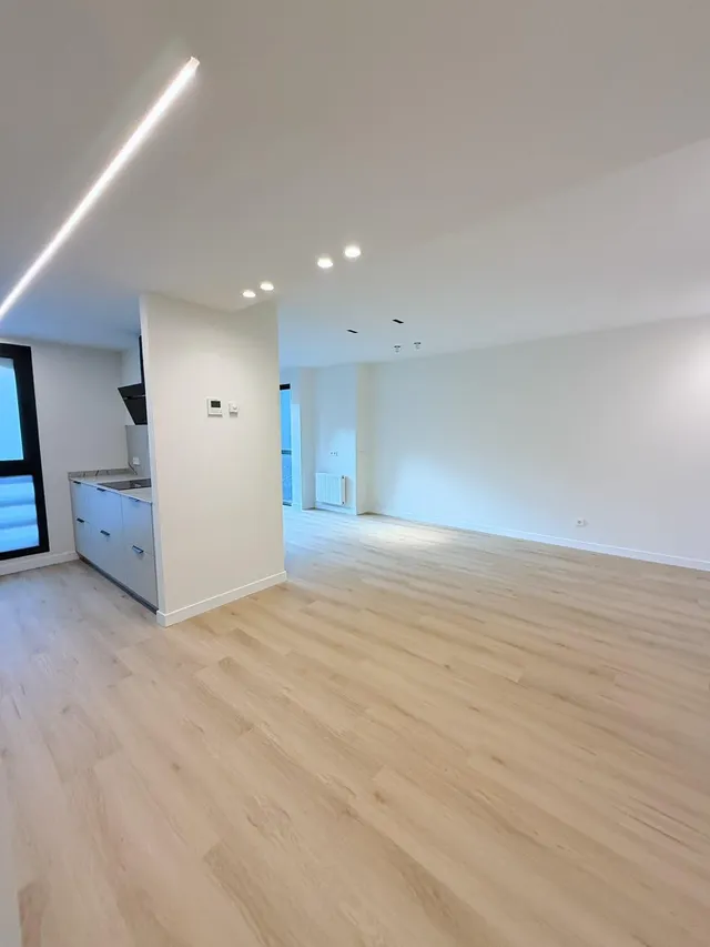 Espacioso Piso en Alquiler en Plenilunio — 10