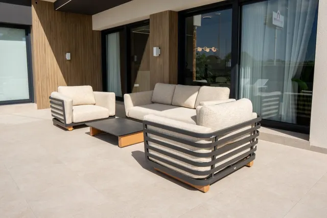 Chalet independiente en una sola planta con piscina privada a la venta en Ciudad Quesada(Alicante). — 28