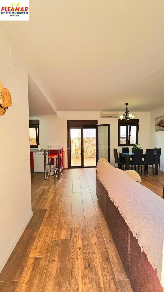 CASA TIPO DUPLEX DE TRES DORMITORIOS ZONA LOS CONQUISTADORES - foto 4