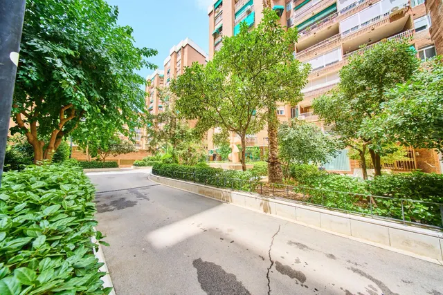Piso Alminares del Genil, pisazo de 195 m2 con piscina, saun - foto 4