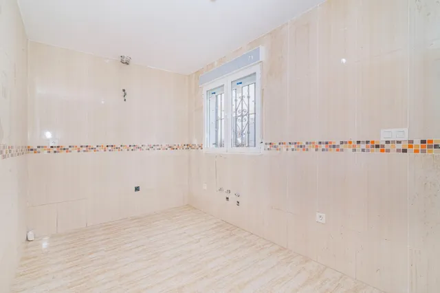 Moderno Adosado en Lachar, Ideal para Familias — 4