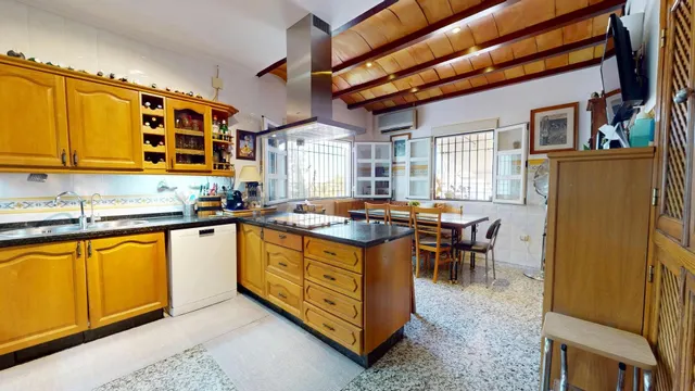 IMPRESIONANTE CASA EN CASILLA DEL AIRE — 40
