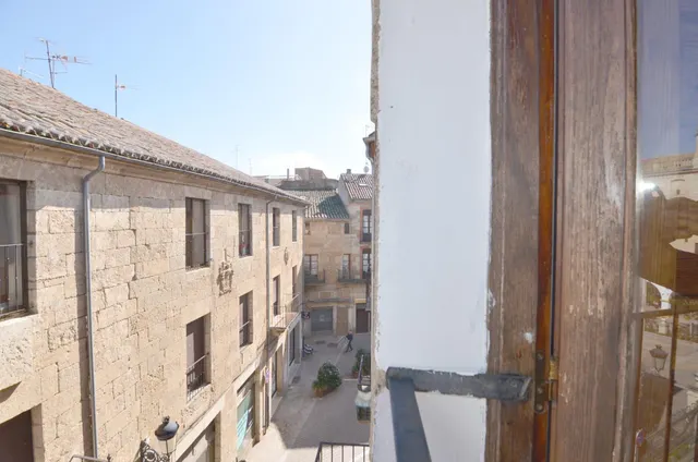 Urbis te ofrece un estupendo edificio en venta en todo el centro de Ciudad Rodrigo, Salamanca. — 15