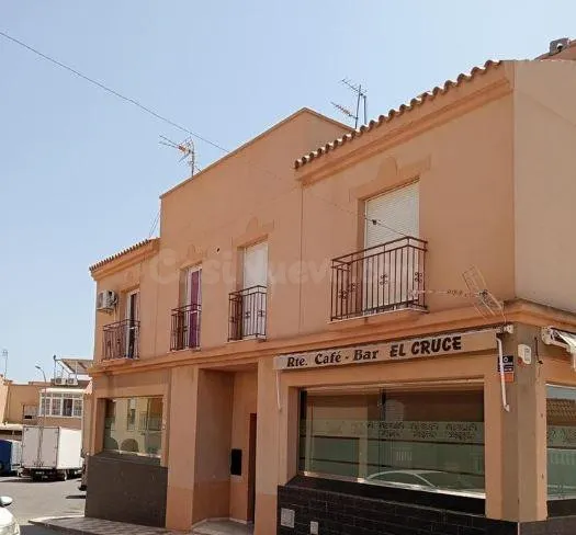 SE VENDE piso OKUPA en C El Roncalillo 15 de Roquetas de M
