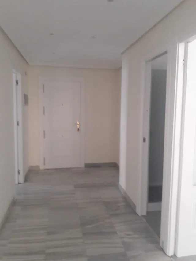 Espectacular piso de 2 dormitorios, 2 baños, amplio salón, cocina, gran terraza y garaje — 4