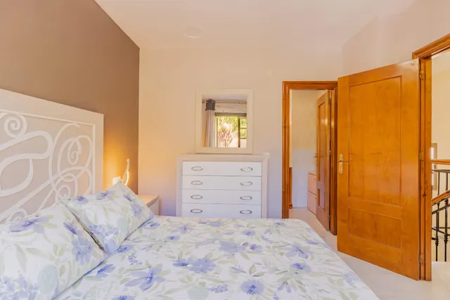 Gran casa familiar de 3 plantas en Ronda de Poniente — 14