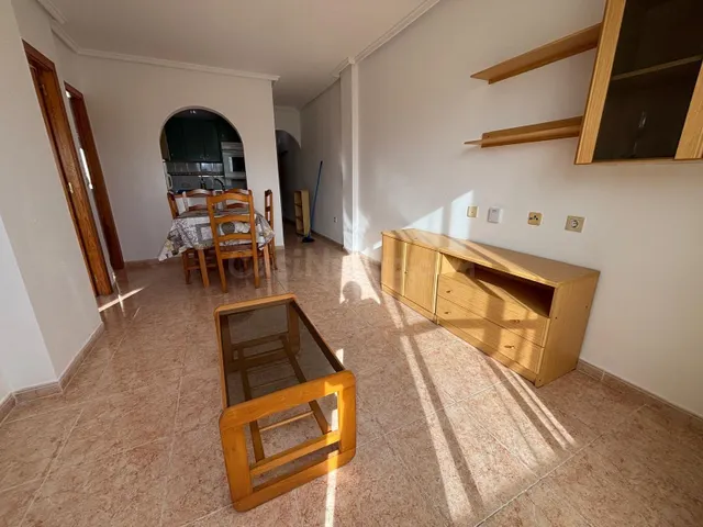 Ático de 2 dormitorios y 2 baños con piscina y parking a 550 - foto 5