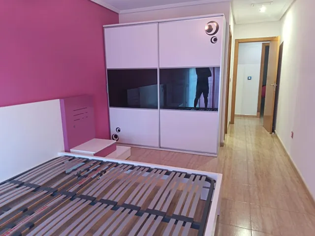 Se vende piso para entrar a vivir a 20 minutos de Alicante, con todos los servicios a mano, ascensor, plaza de garaje y trastero — 24