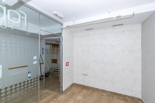 OFICINA DE  ALQUILER EN PLENO CENTRO DE GRANADA. — 14